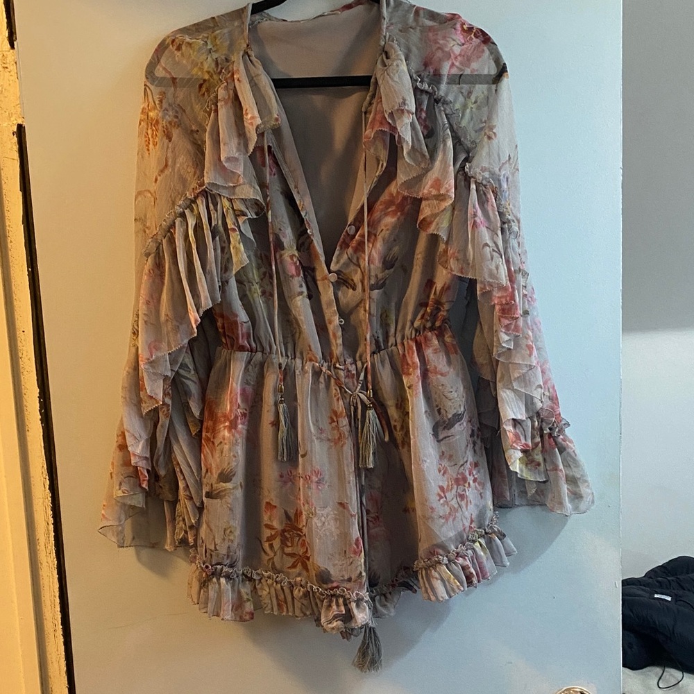 Chic Floral Romper with Ruffle Sleeves